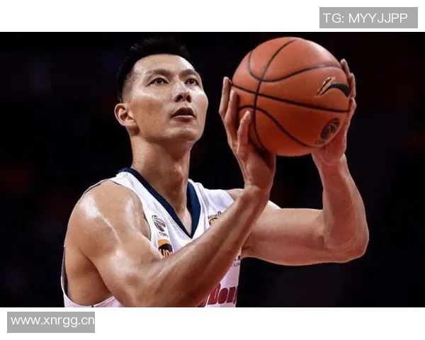 七年前的今天广东男篮球星易建联成功突破CBA万分大关庆祝辉煌成就