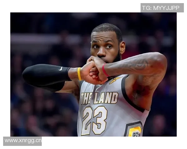 詹姆斯昨战未获罚球机会三四次明显犯规未被裁判判罚引发争议 詹姆斯昨战未获罚球机会三四次明显犯规未被裁判判罚引发争议